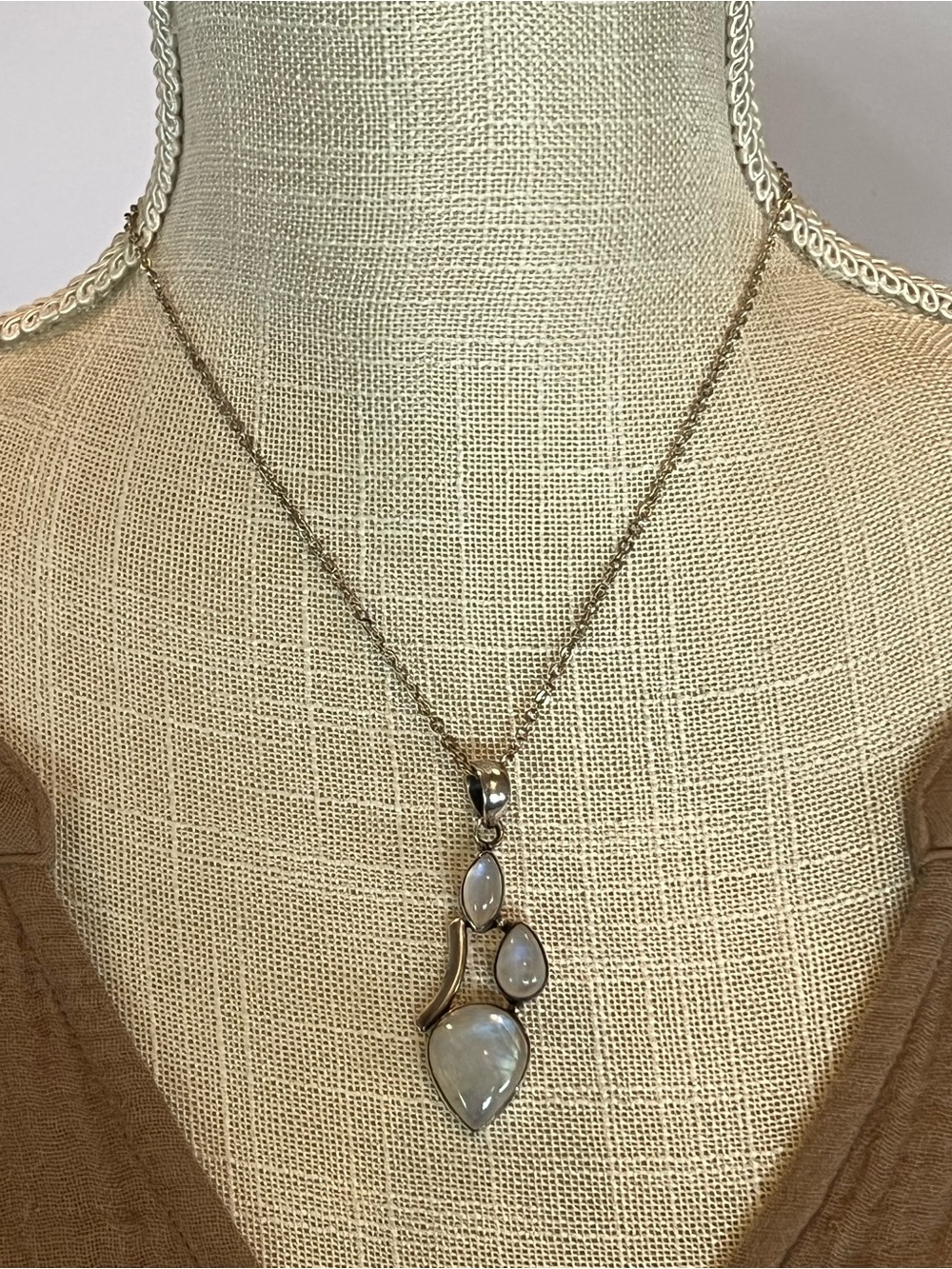 Sterling Silver Rainbow Moonstone Pendant Necklace